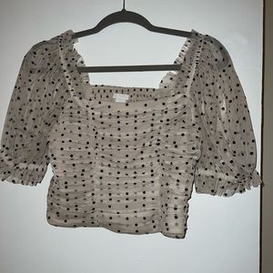 HM Polka dot slightly cropped scrunched top with puff sleeves